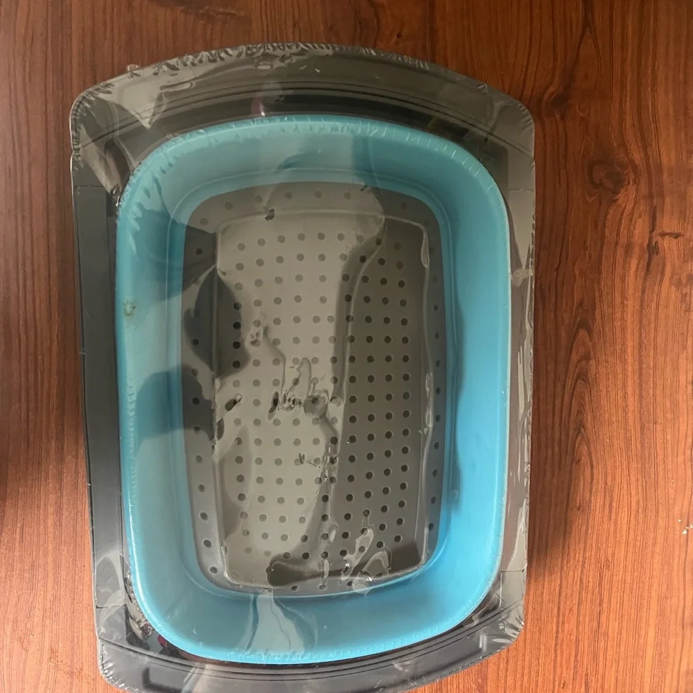 Collapsible Blue and Gray Strainer